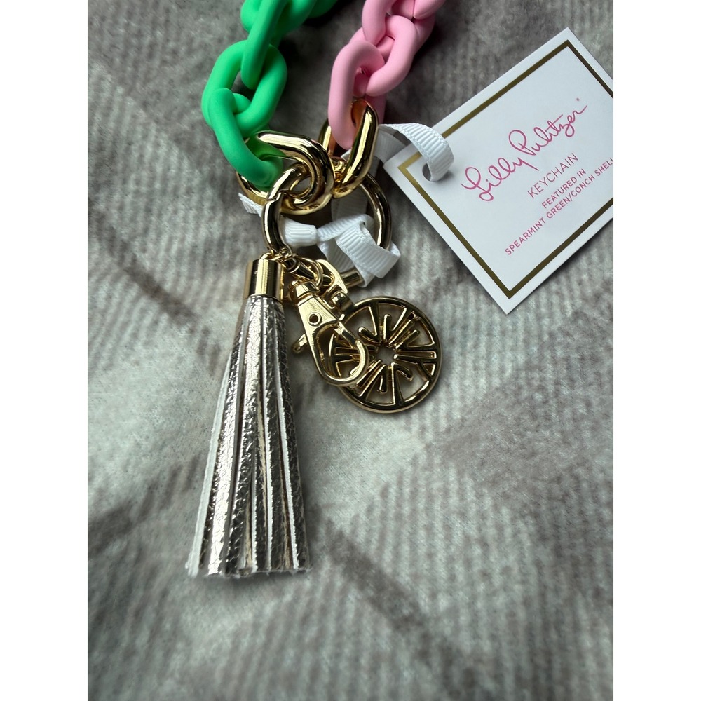 Lilly Pulitzer Keychain Spearmint Green Conch Shell Pink Resin Link Tassel New - Picture 7 of 7